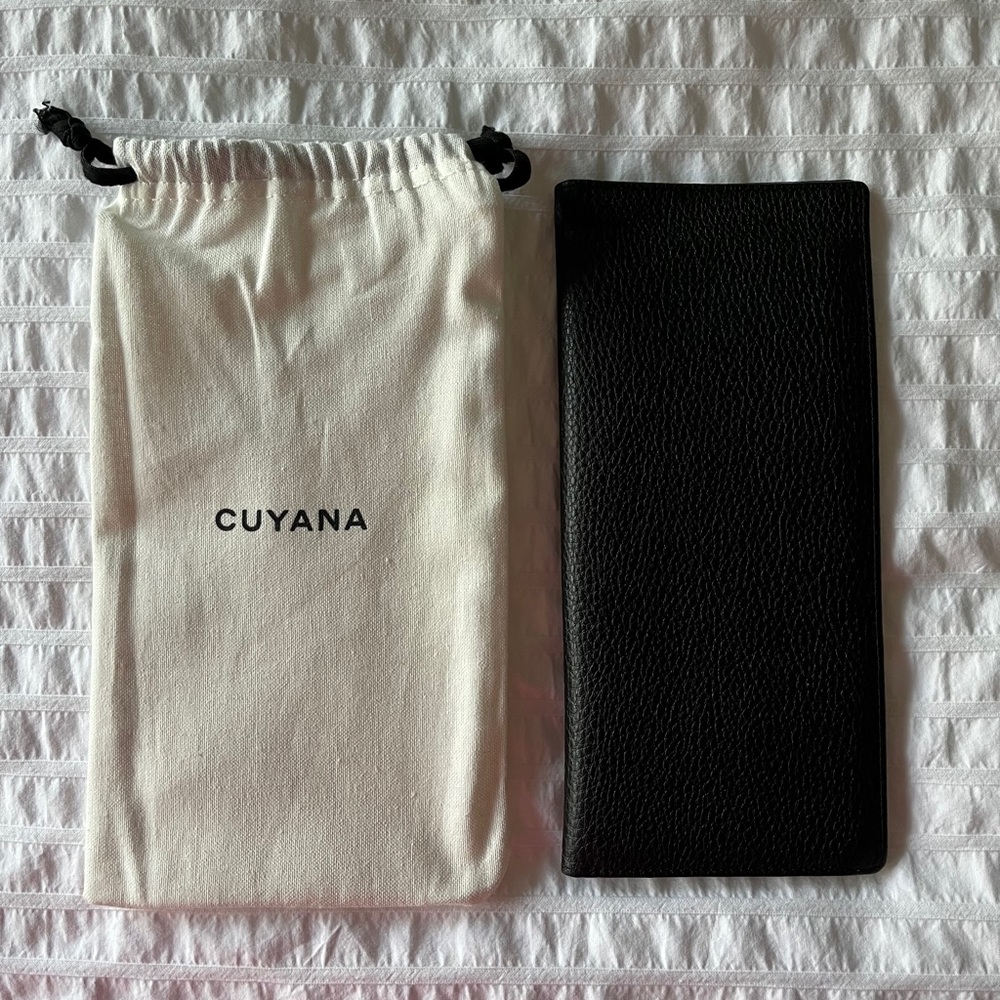 Cuyana Classic Passport Case